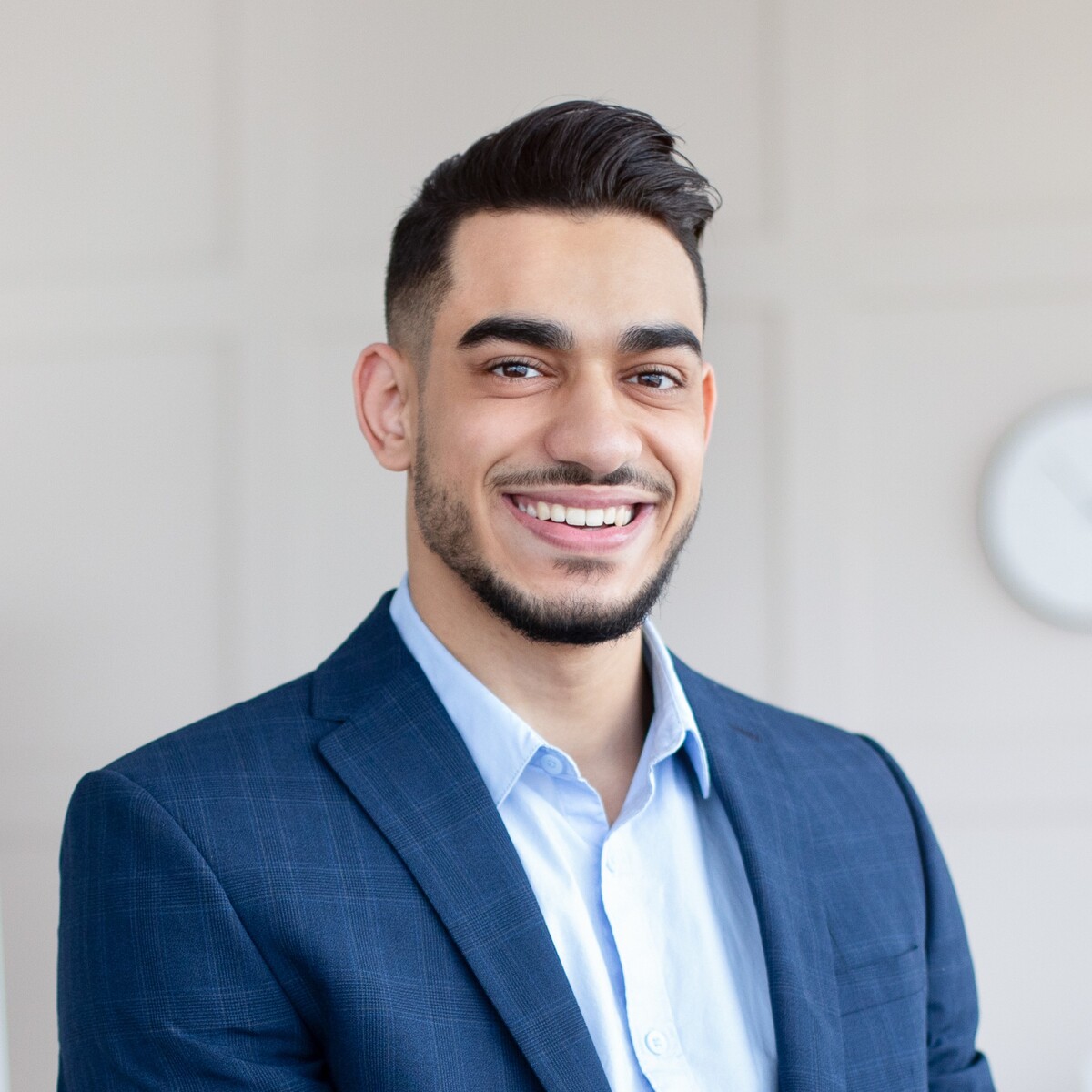cheerful arab businessman in elegant suit holding 2025 03 18 18 20 06 utc